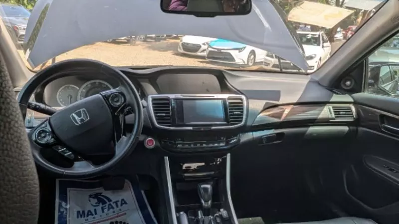 Honda Accord   - 2017