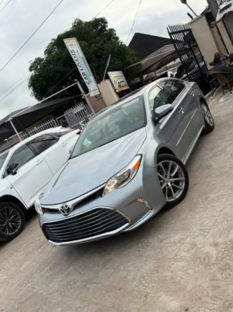 TOYOTA Avalon   - 2015