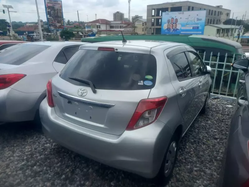 Toyota Vitz   - 2013