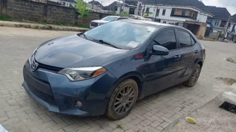 TOYOTA Corolla   - 2015