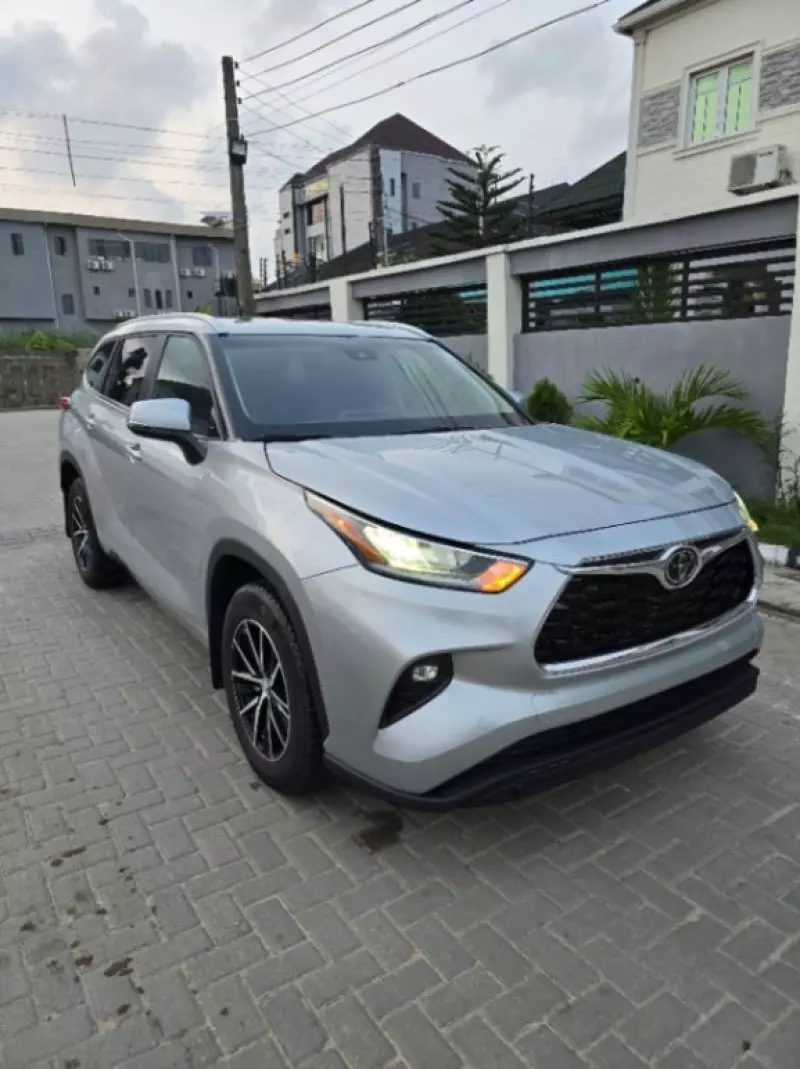 Toyota Highlander   - 2023