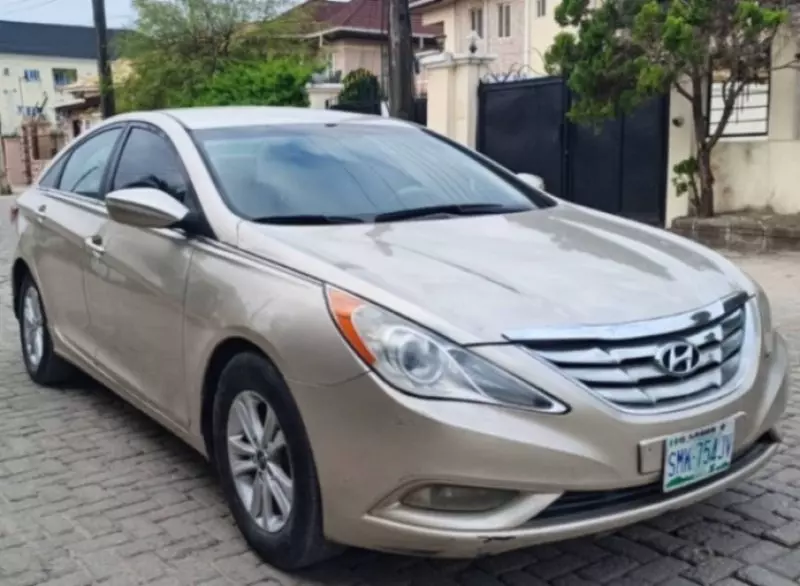 Hyundai Sonata - 2011