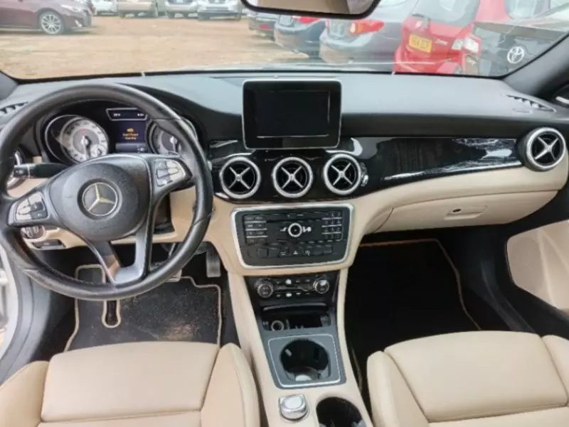 Mercedes-Benz CLA 250   - 2015