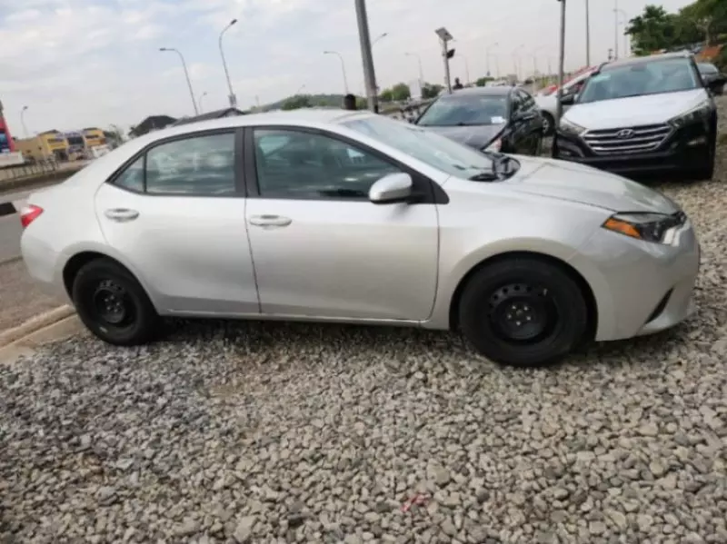 TOYOTA Corolla   - 2015