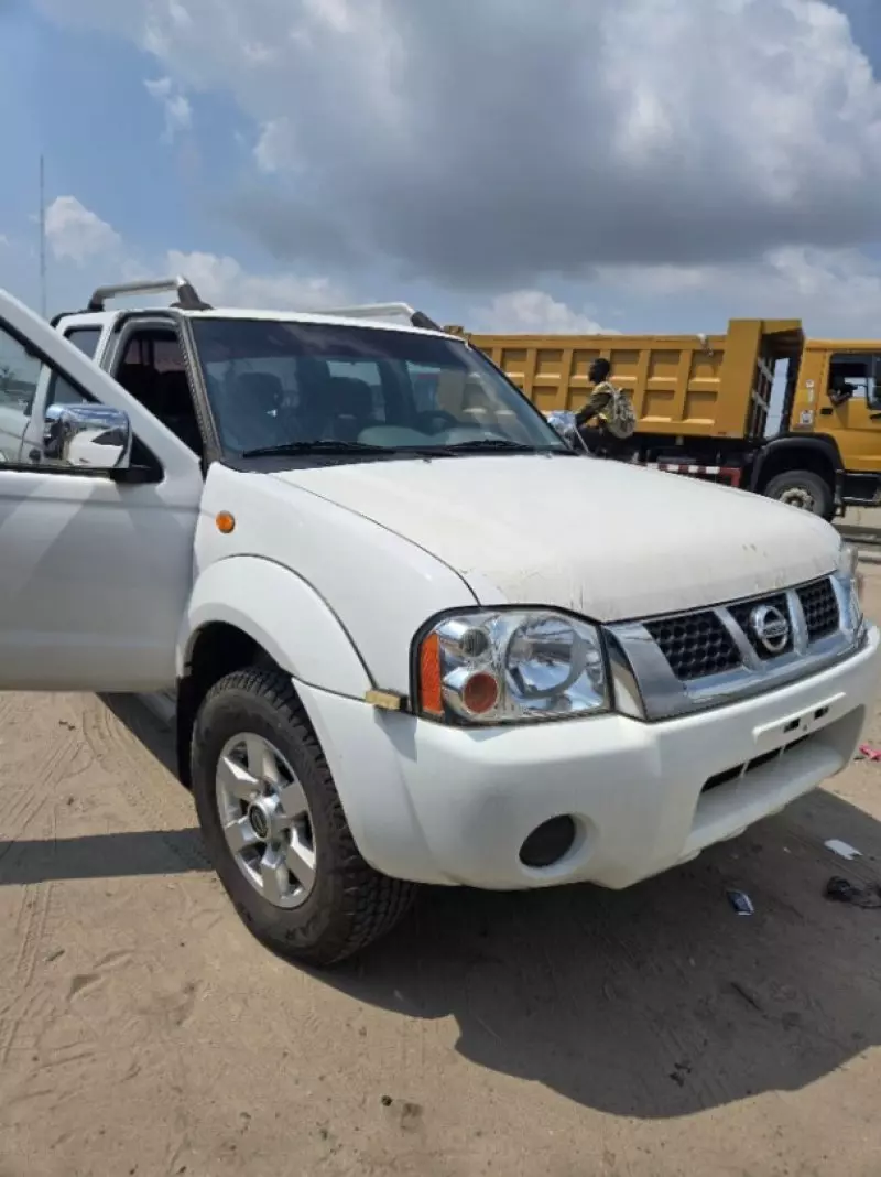 Nissan NP 300   - 2020