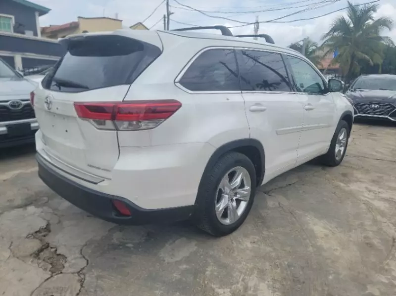 TOYOTA Highlander   - 2015