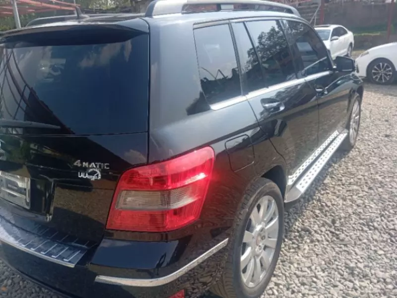 Mercedes-Benz GLK 350   - 2010