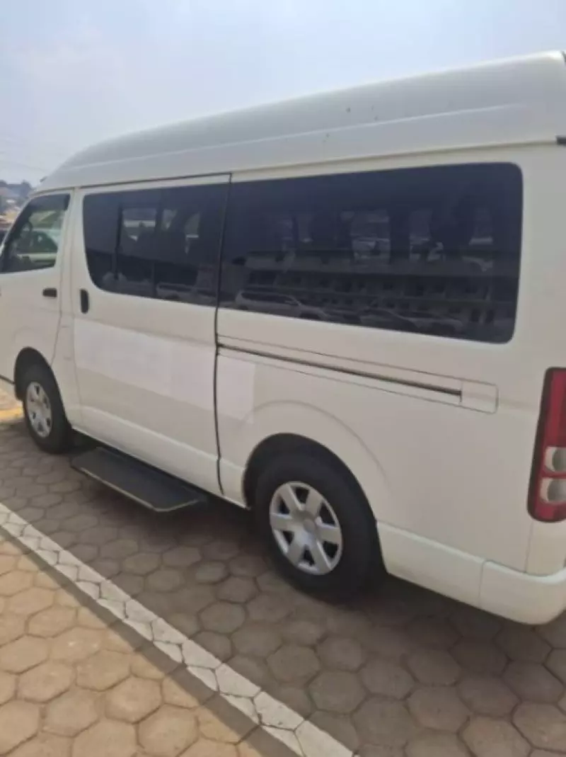 Toyota Hiace (High Roof)   - 2012