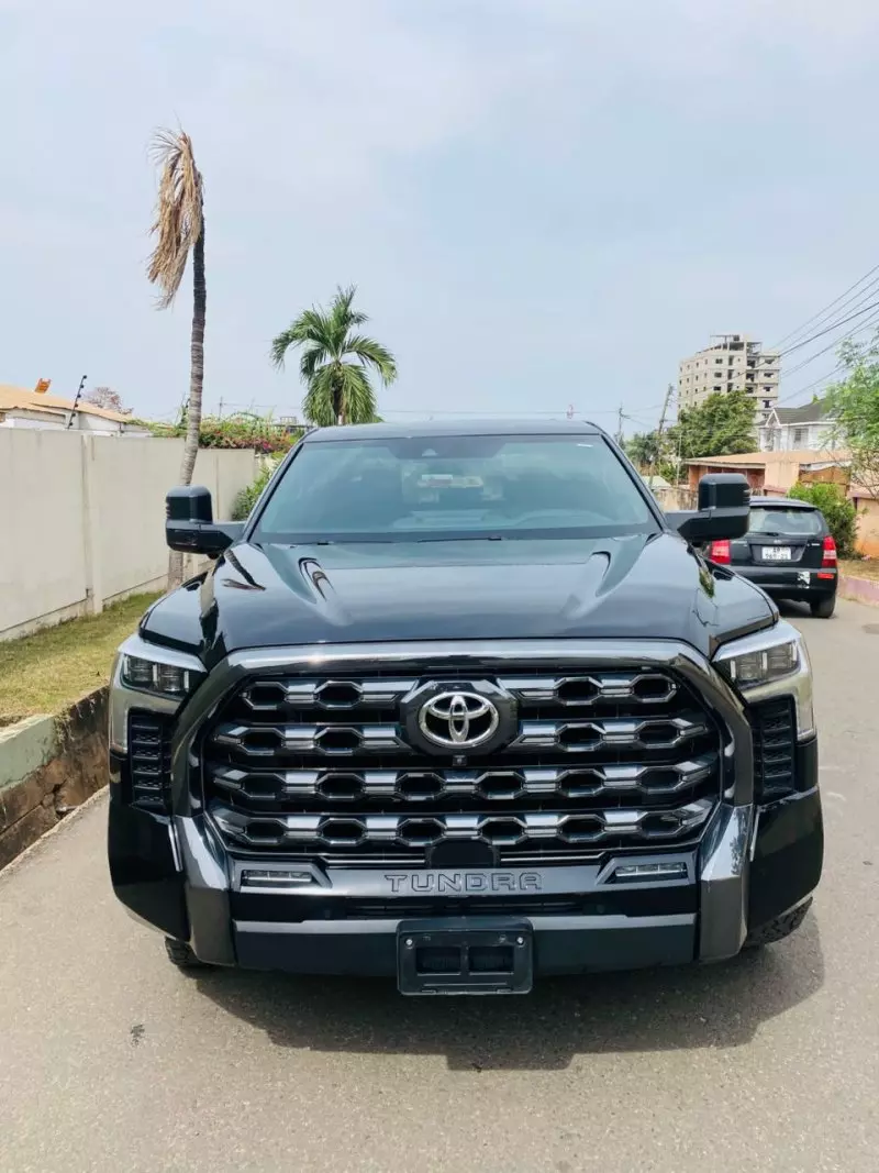 Toyota Tundra   - 2022