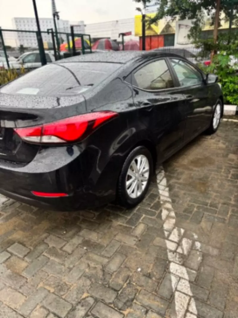 Hyundai Sonata   - 2012