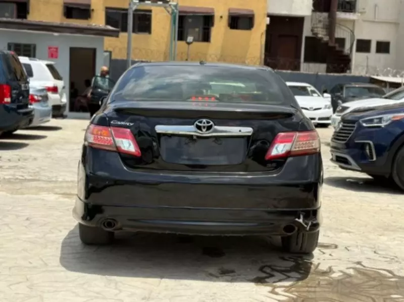 Toyota Camry   - 2009