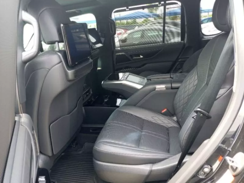 Lexus LX 600   - 2024