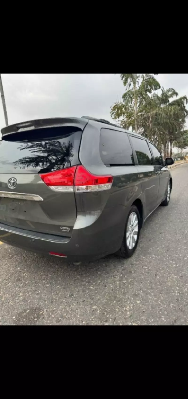 Toyota Sienna   - 2012