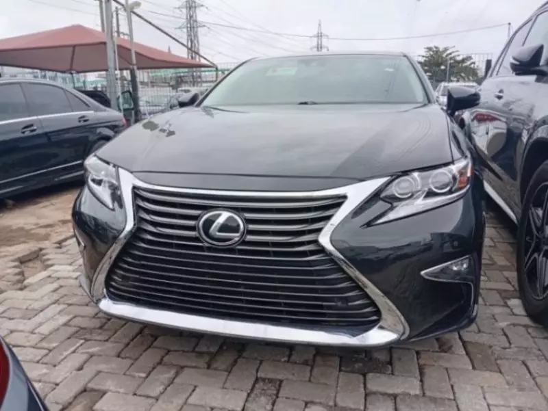 Lexus ES 350   - 2017