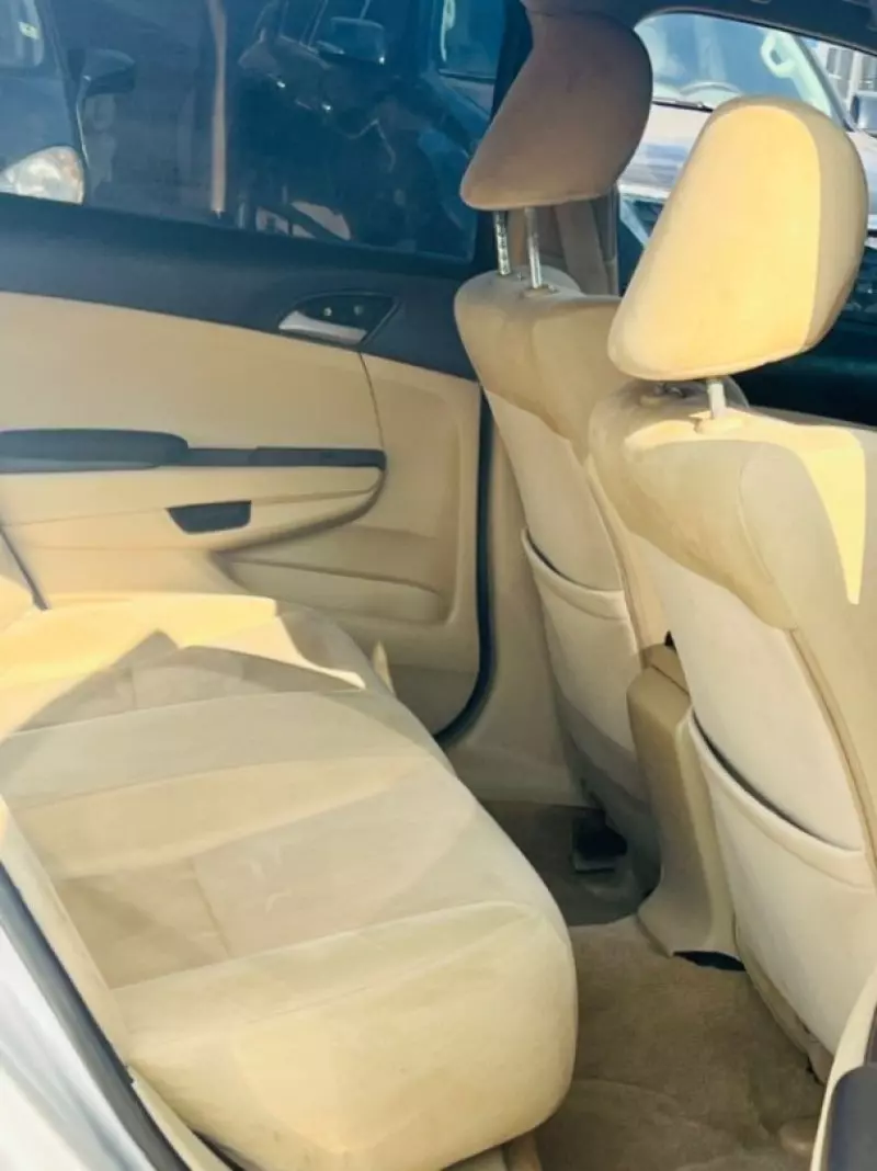 Honda Accord   - 2011