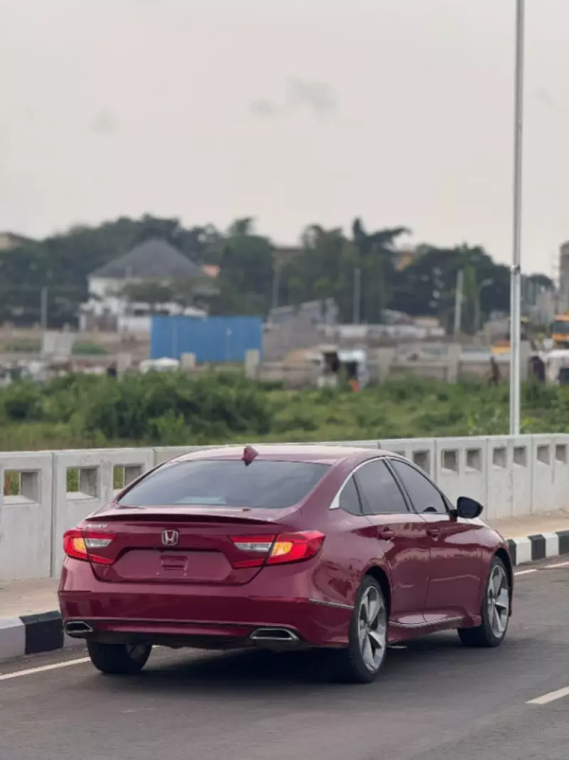 Honda Accord   - 2018