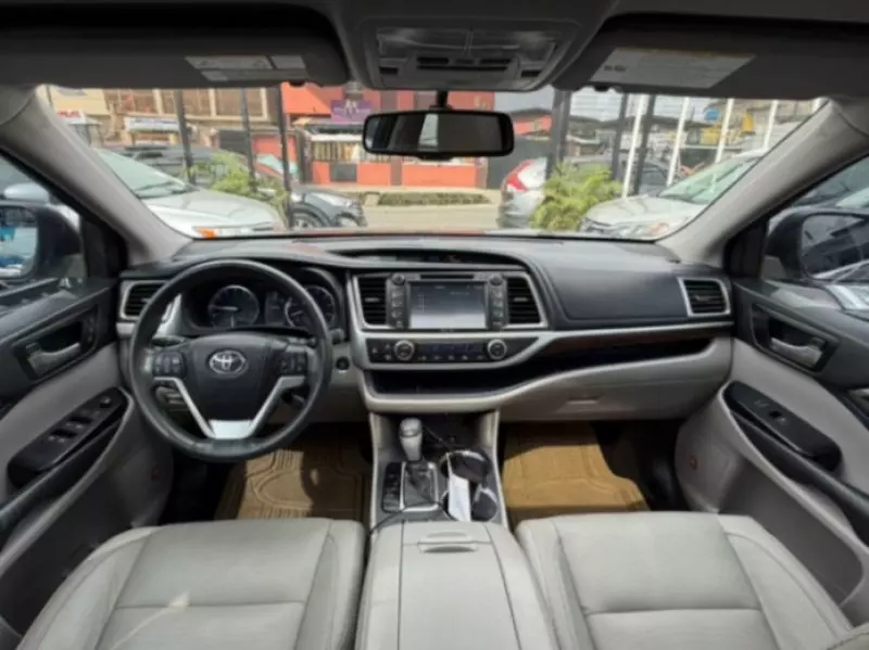 TOYOTA Highlander   - 2015