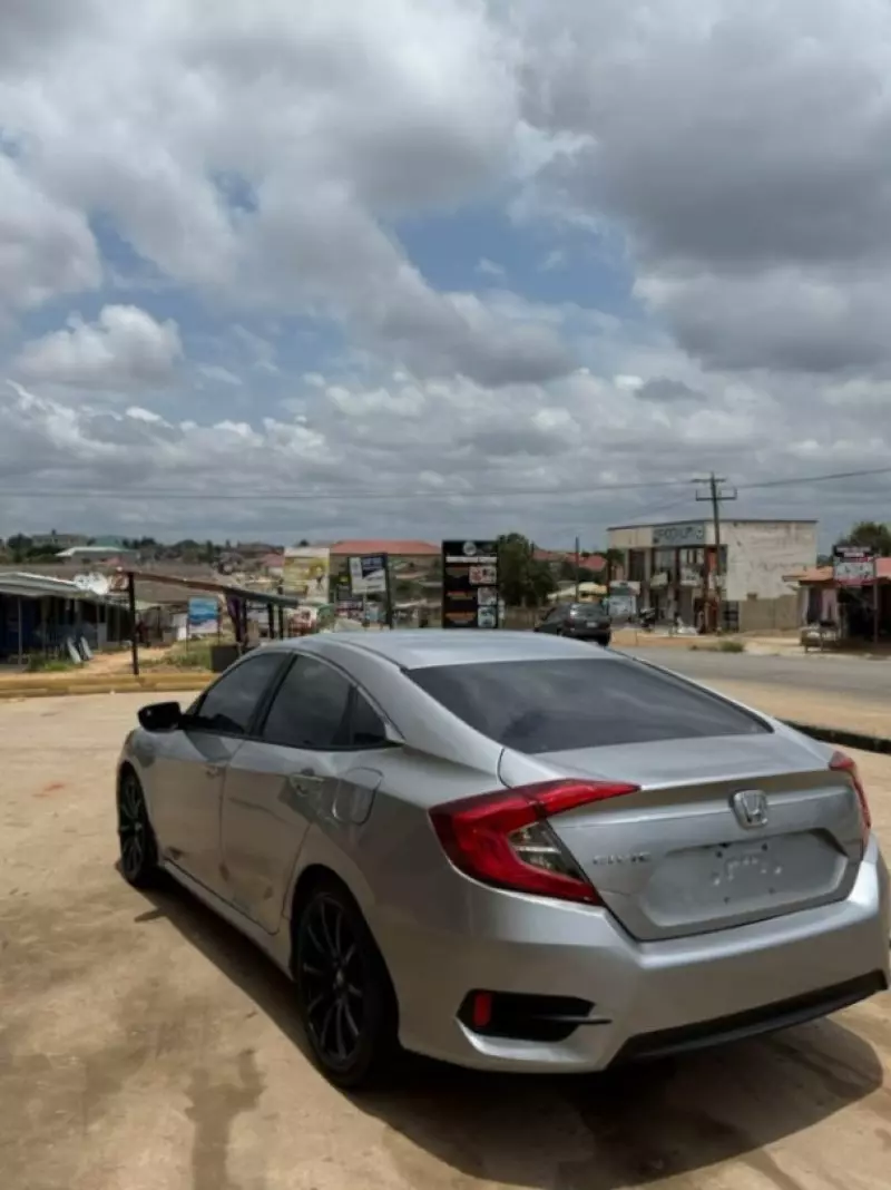 Honda Civic   - 2017
