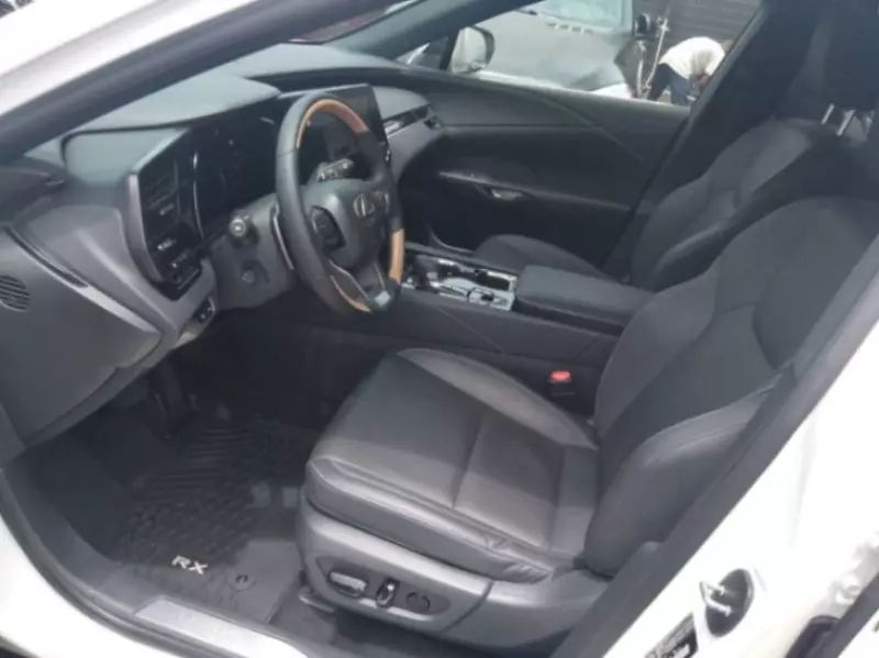 Lexus RX   - 2023