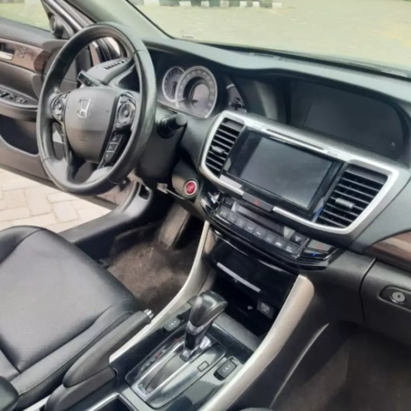 Honda Accord   - 2017