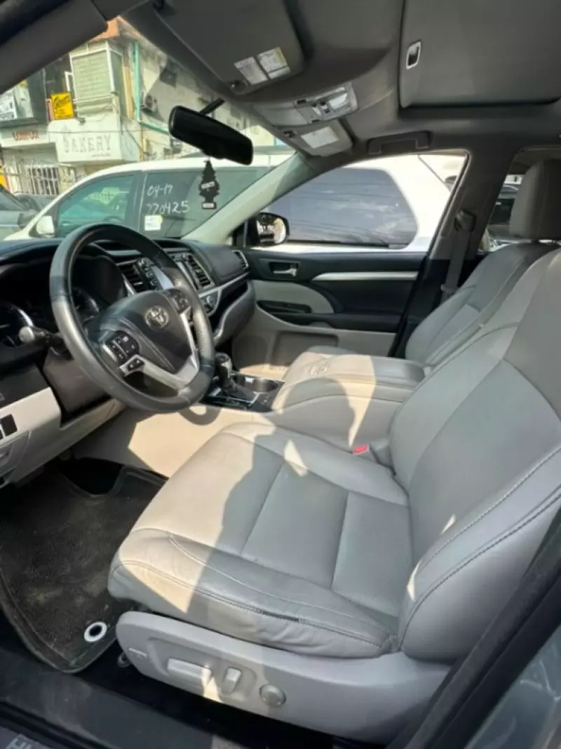 TOYOTA Highlander   - 2014