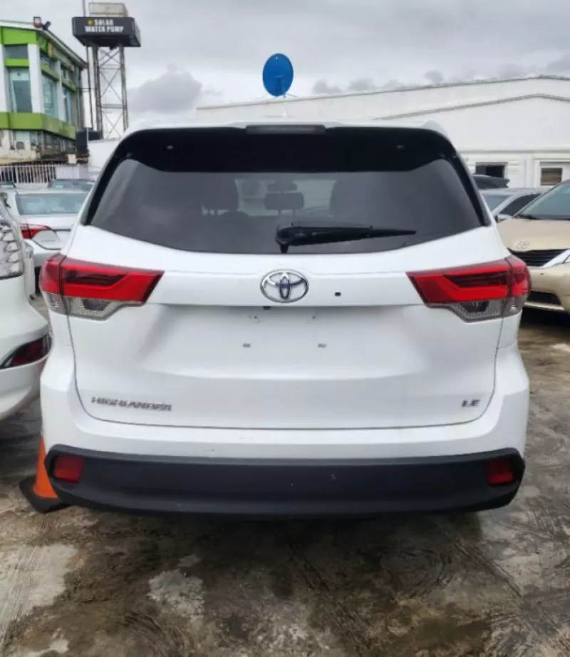 Toyota Highlander   - 2017