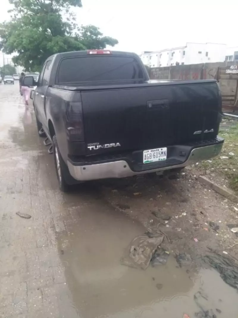 Toyota Tundra   - 2012