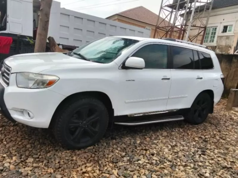 TOYOTA Highlander   - 2010