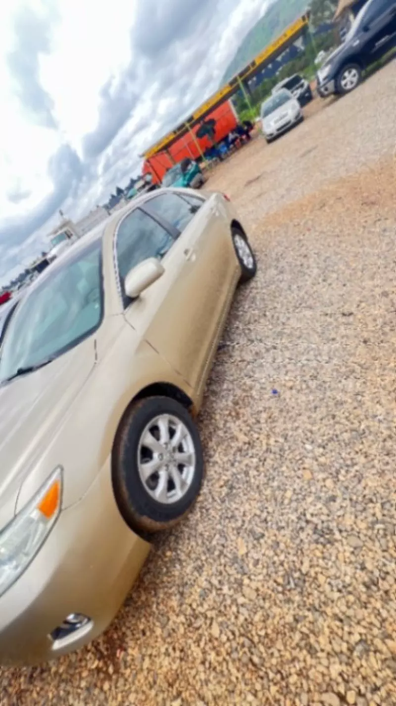 TOYOTA Camry   - 2011