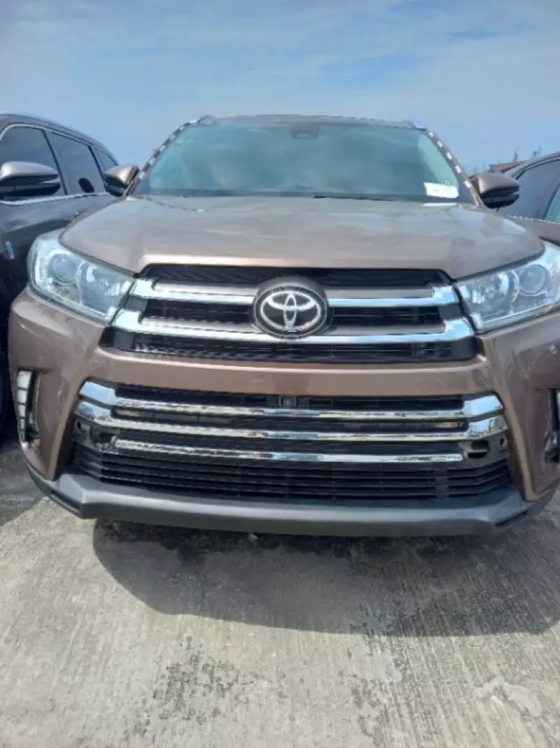 Toyota Highlander   - 2018