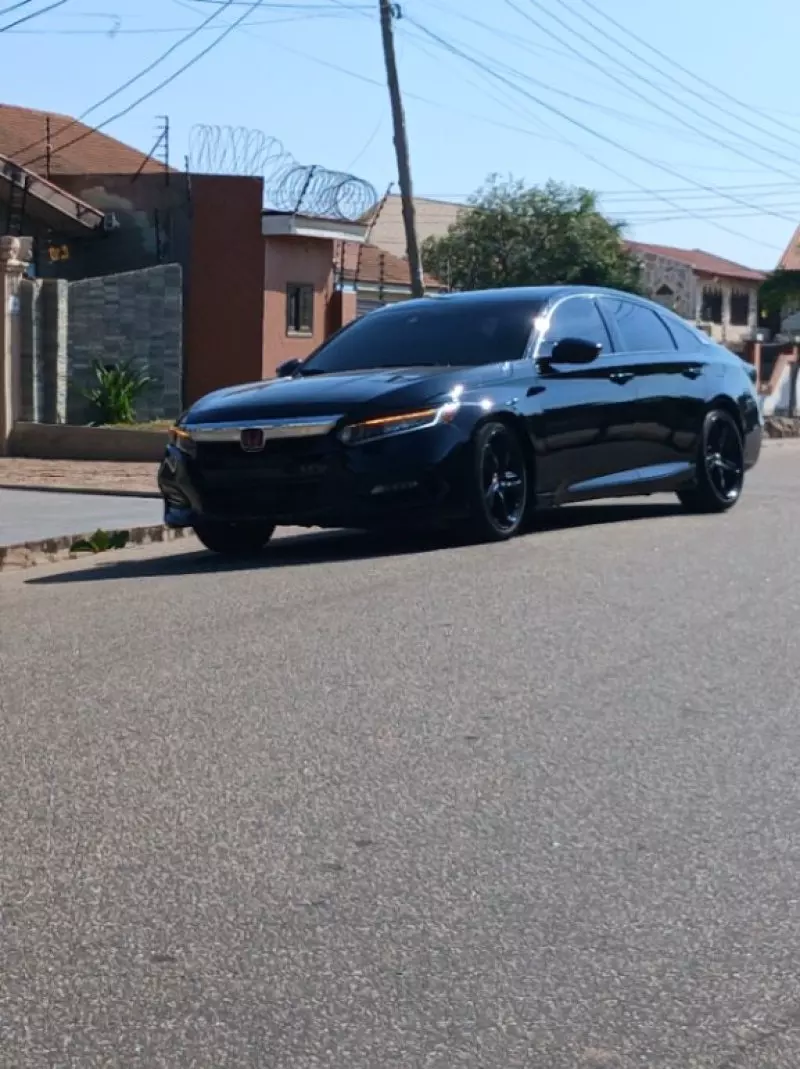 Honda Accord   - 2019