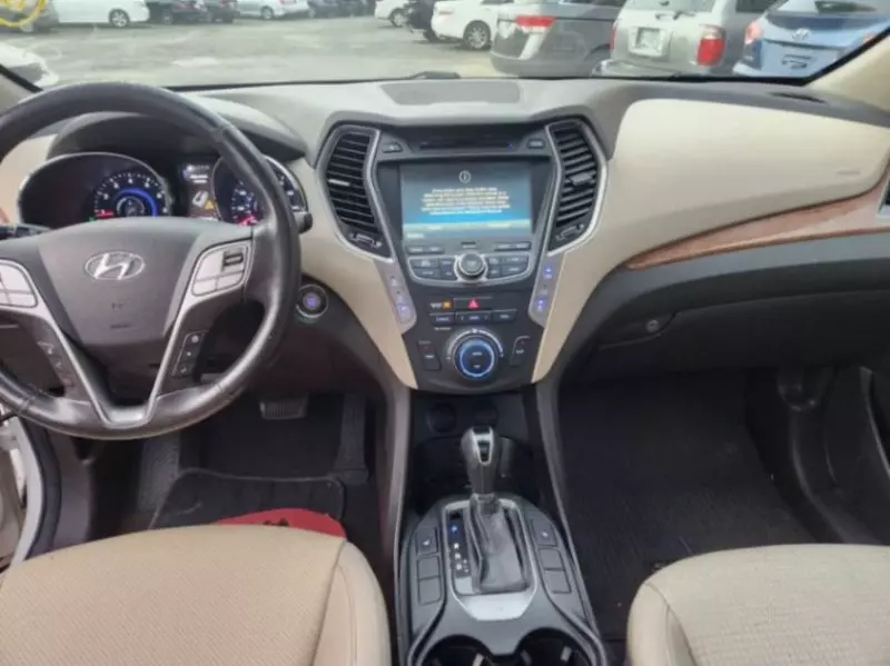 Hyundai Santa Fe   - 2013