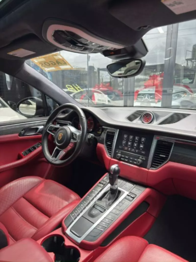 PORSCHE Macan   - 2017