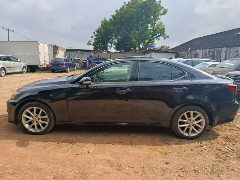 Lexus IS 250   - 2011