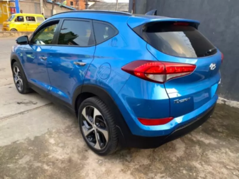 Hyundai Tucson   - 2016