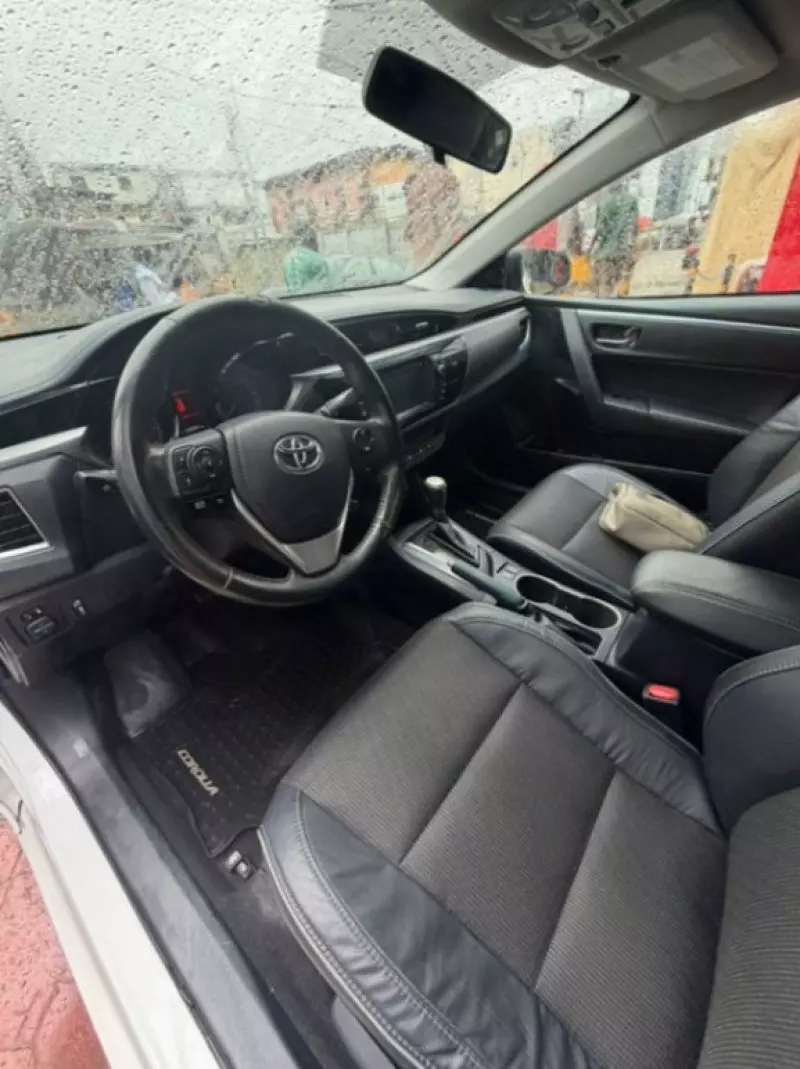 TOYOTA Corolla   - 2015