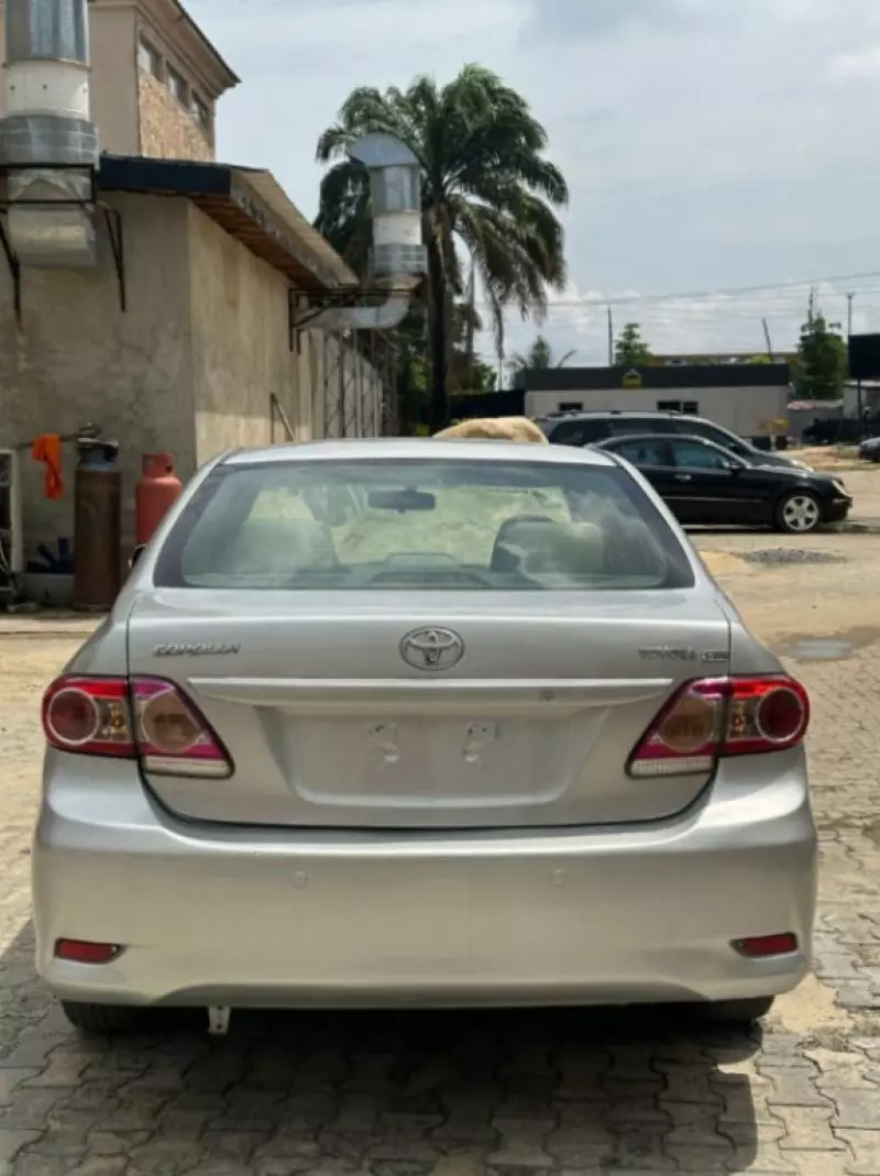 Toyota Corolla   - 2011