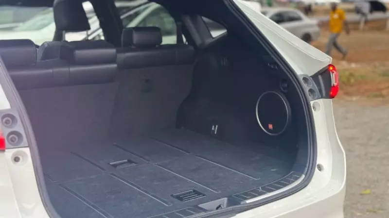 Toyota Harrier   - 2018