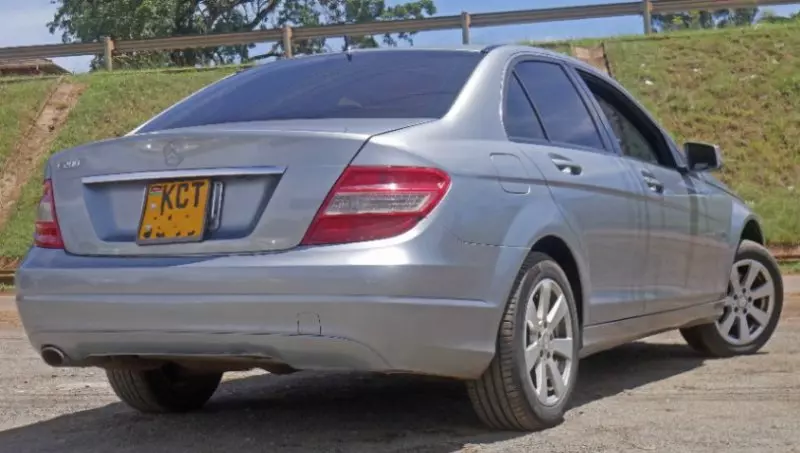 Mercedes-Benz C200   - 2011