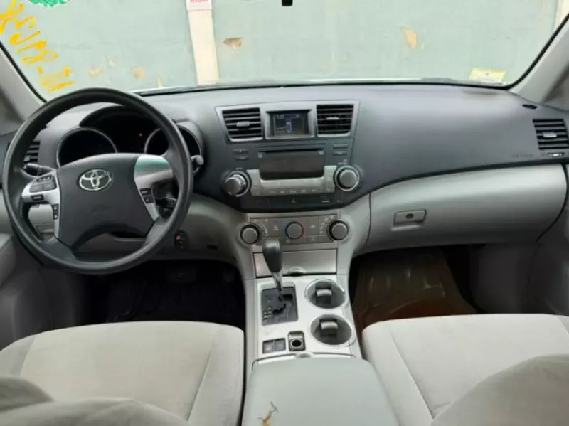 TOYOTA Highlander   - 2011