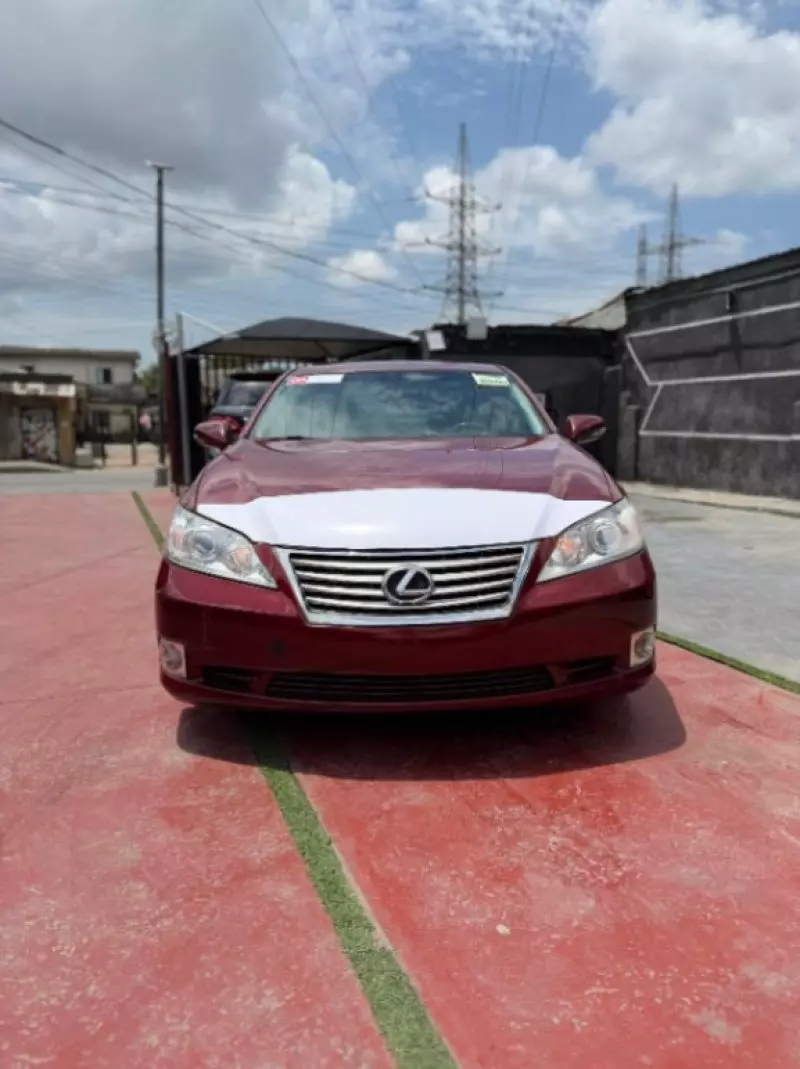 Lexus ES   - 2010