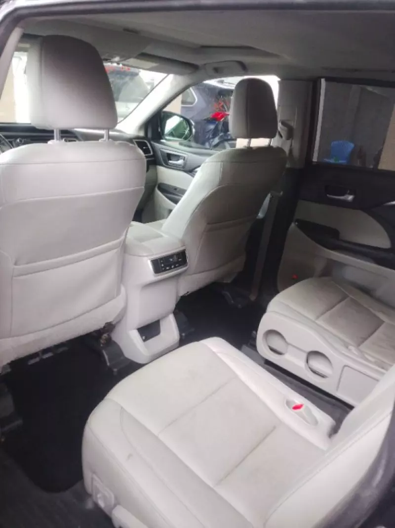 Toyota Highlander   - 2015