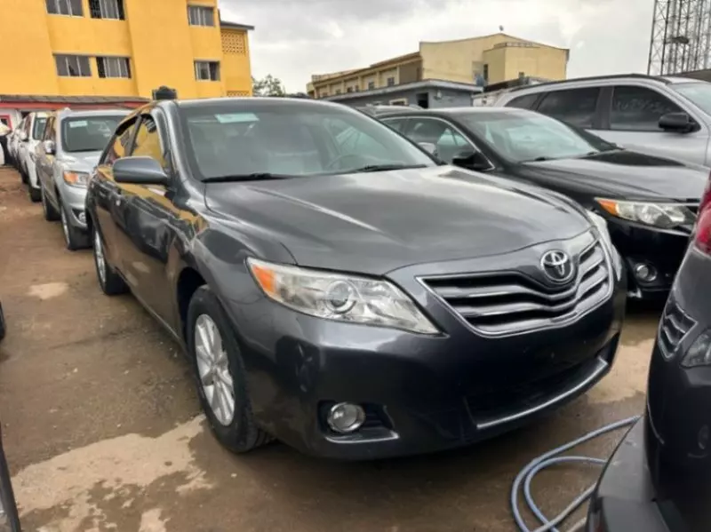 TOYOTA Camry   - 2011