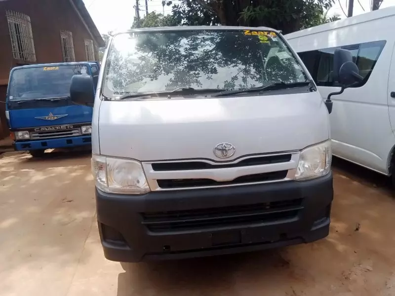 Toyota Hiace   - 2014