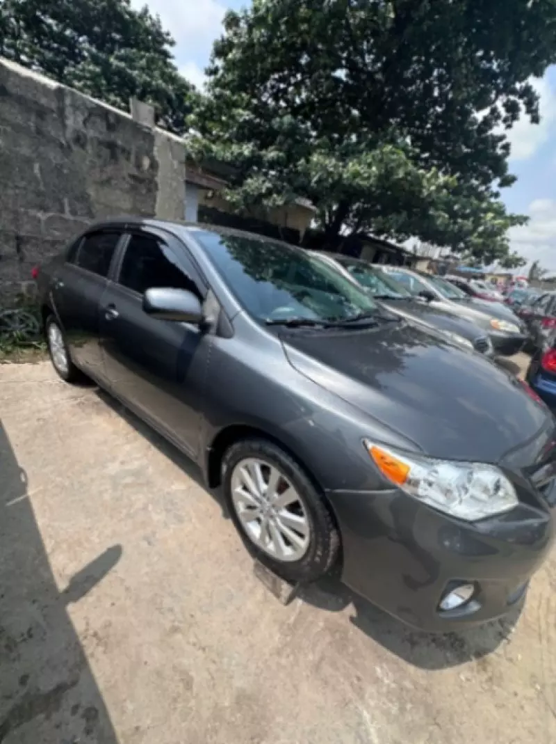 Toyota Corolla   - 2012
