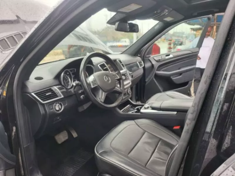 Mercedes-Benz ML 550   - 2012