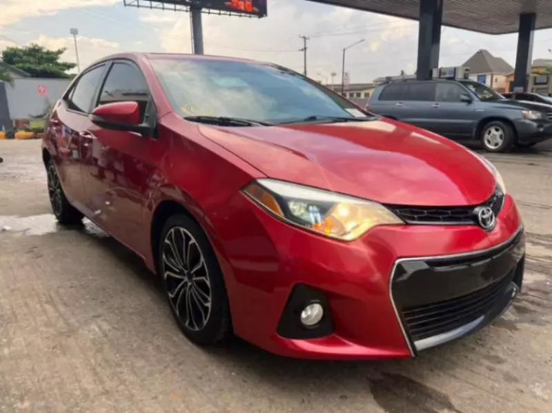 Toyota Corolla   - 2015