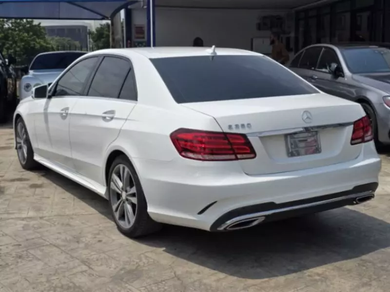 Mercedes-Benz E350   - 2014