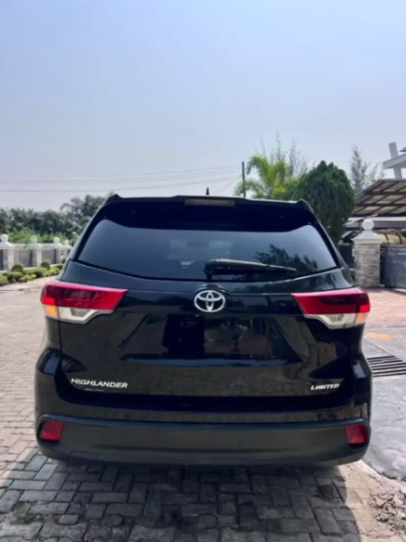 Toyota Highlander   - 2015
