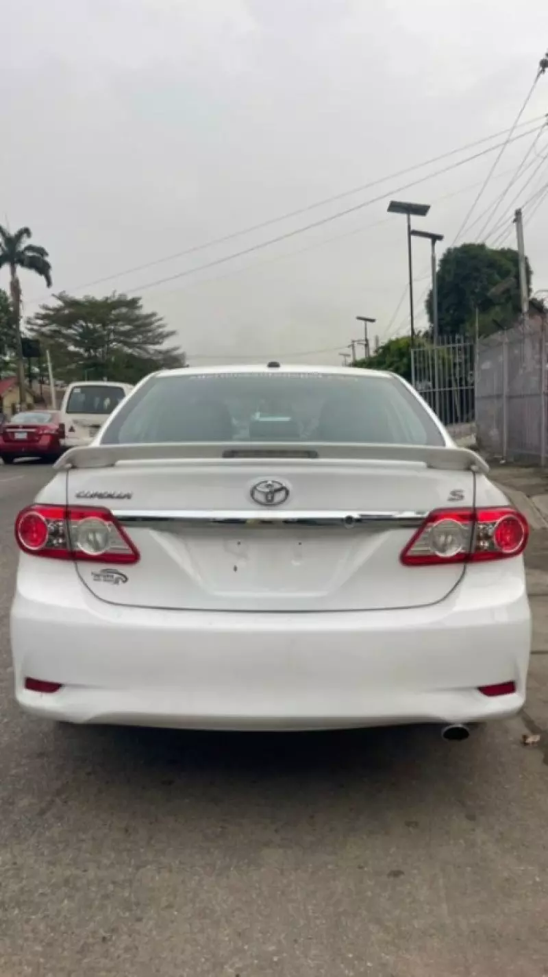 TOYOTA Corolla   - 2012